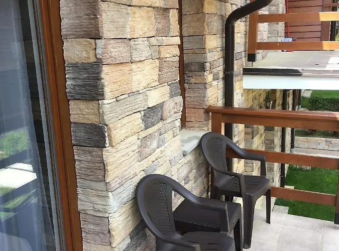 公寓 K, 1000 兹拉蒂博尔